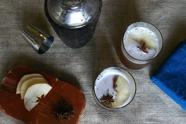 spiced cider cocktail